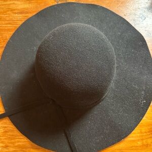 Reitmans Classic Black Felt Hat
